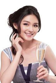 弯弯记者最新爆料大s,真相令人震惊！